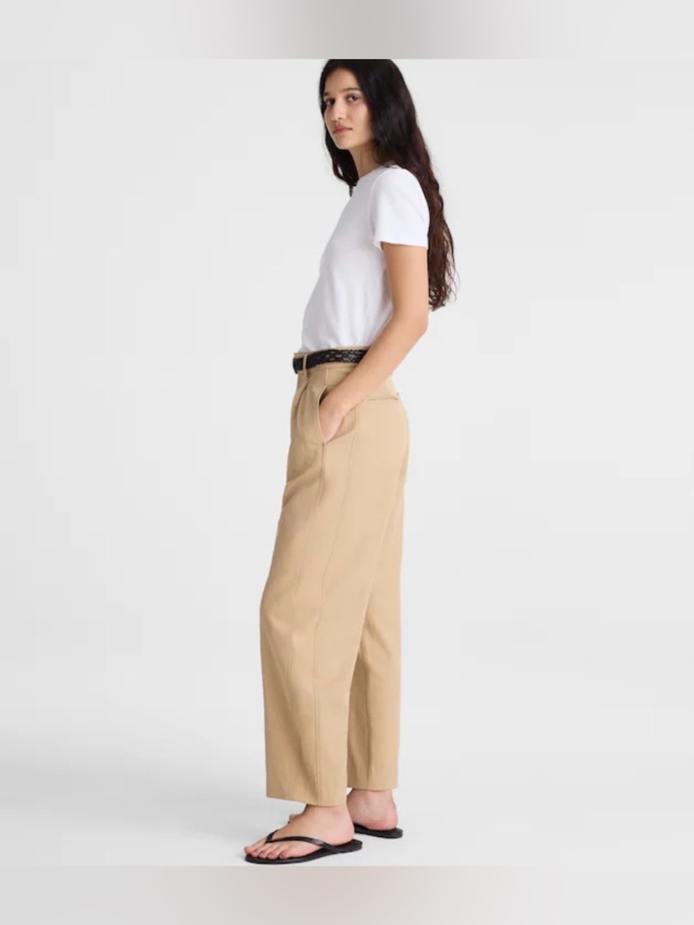 Madewell The Short Barrel Leg Pant in Drapey Twill - Picture 2 of 9